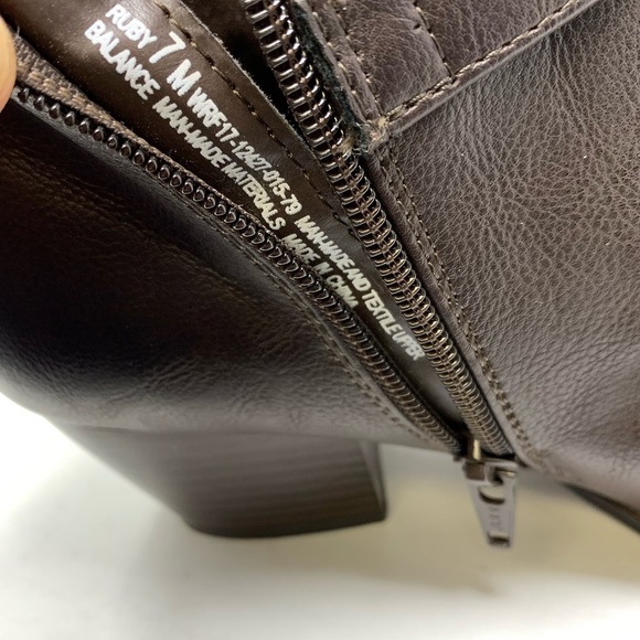 Baretraps Ruby ruched vegan leather brown bootie 7 classic neutral comfy - Picture 9 of 11